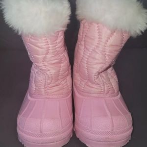 Cindy 8 Toddler Winter Boots Size 6 pre-owned